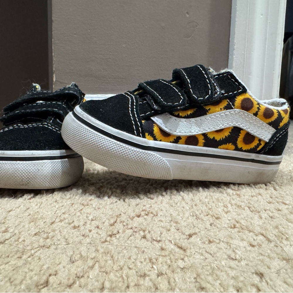 Toddler Black and Yellow Sunflower Vans Sneakers